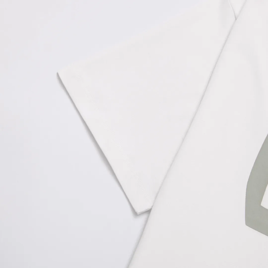 Brand: [C.P.COMPANY] Fabric: 100% cotton Sizes: M L XL. XXL Color: Black. White. Gray. Technology: Printing
